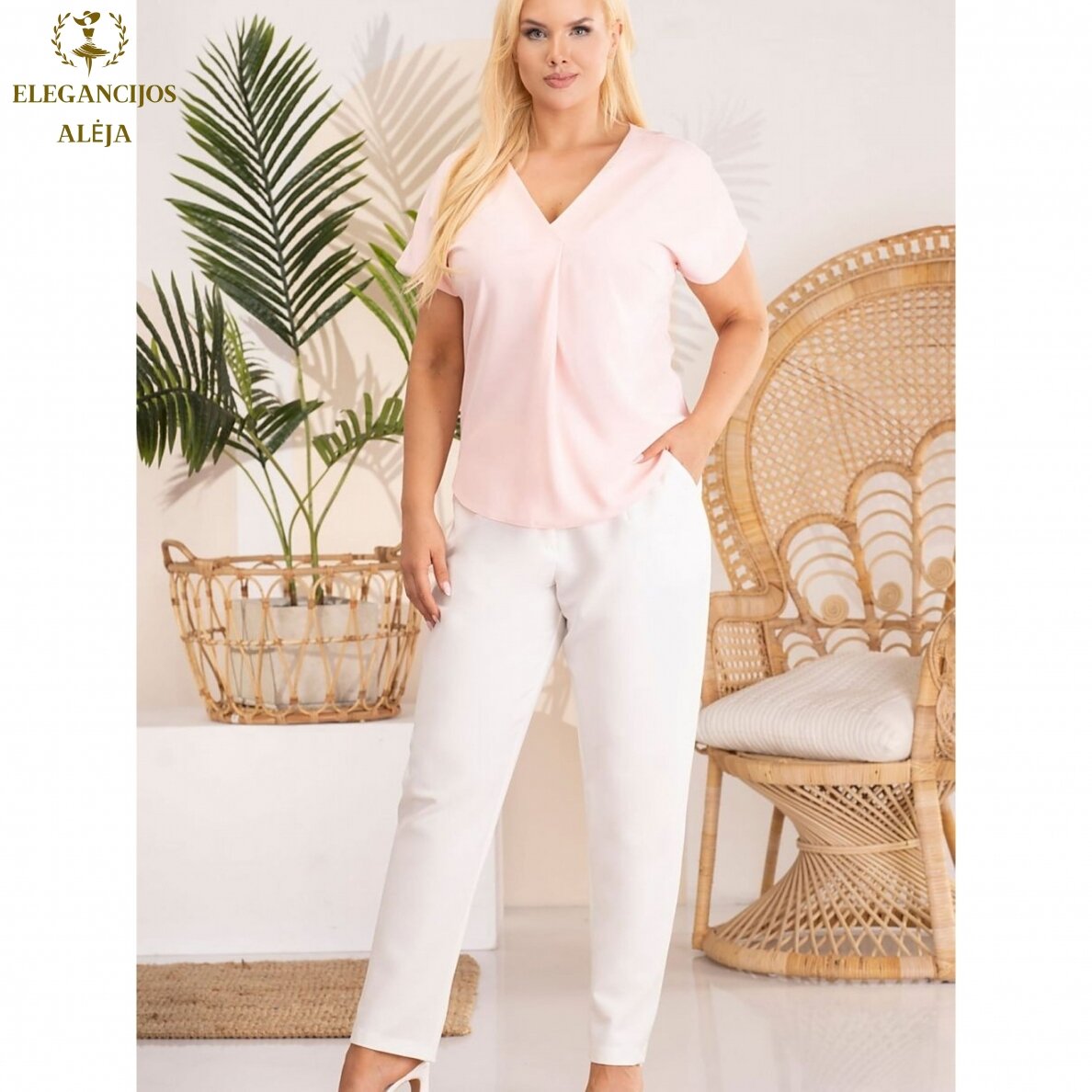 Plus size-bluse, lyserød, model 183321 1 Plus size-bluse, lyserød, model 183321 1