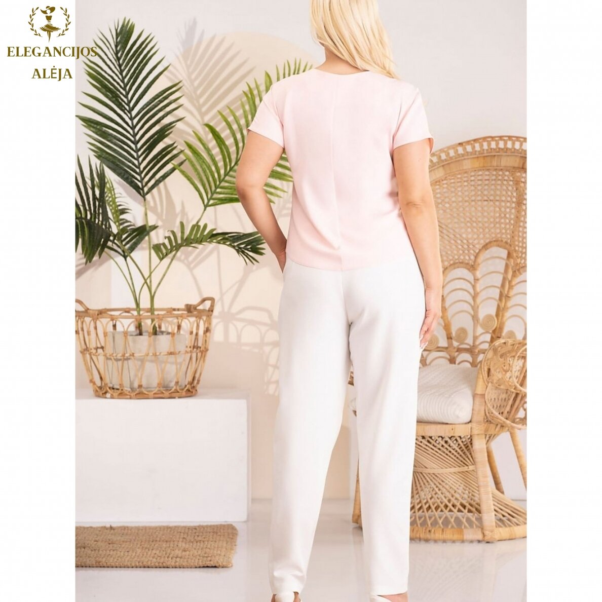Plus size-bluse, lyserød, model 183321 2 Plus size-bluse, lyserød, model 183321 2