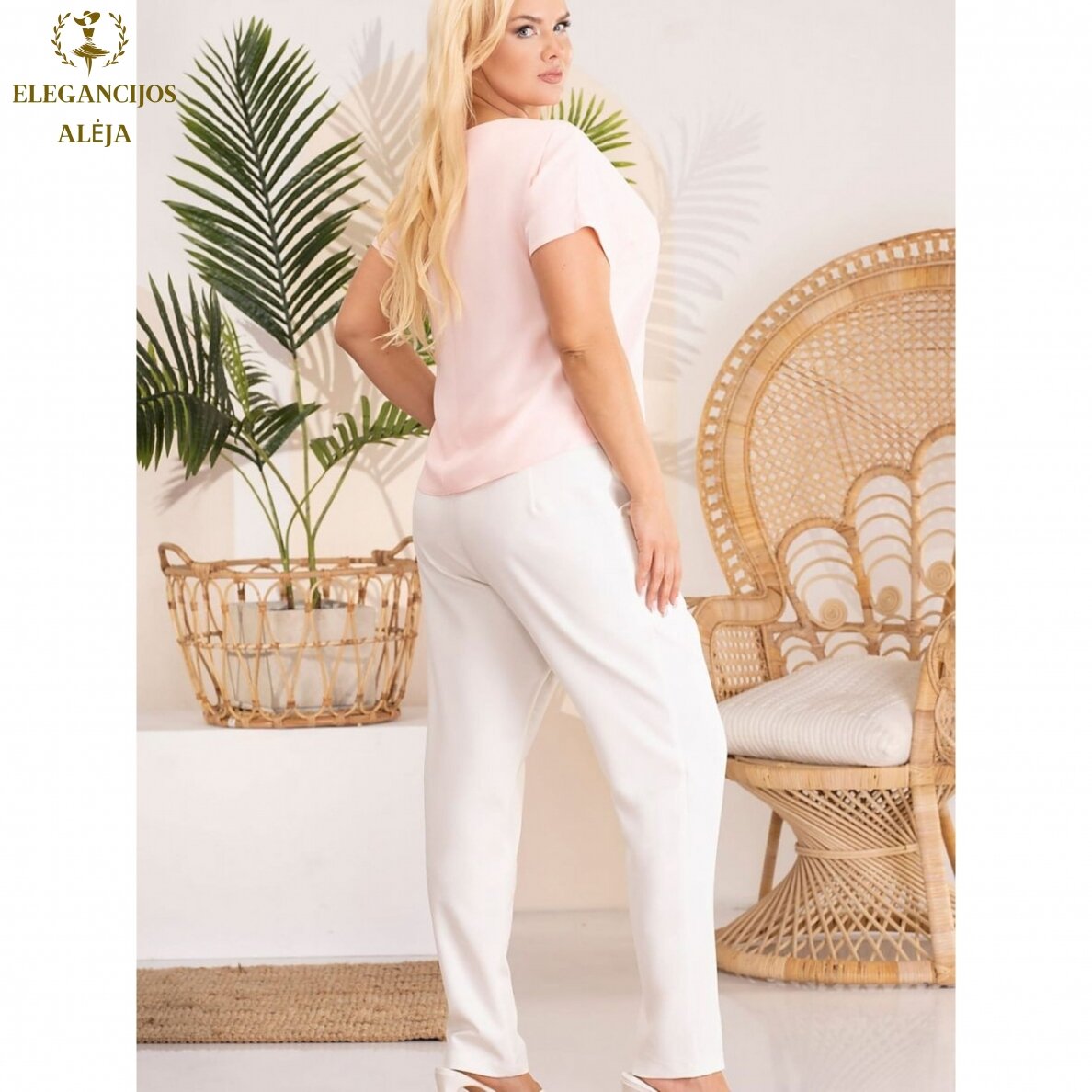 Plus size-bluse, lyserød, model 183321 3 Plus size-bluse, lyserød, model 183321 3